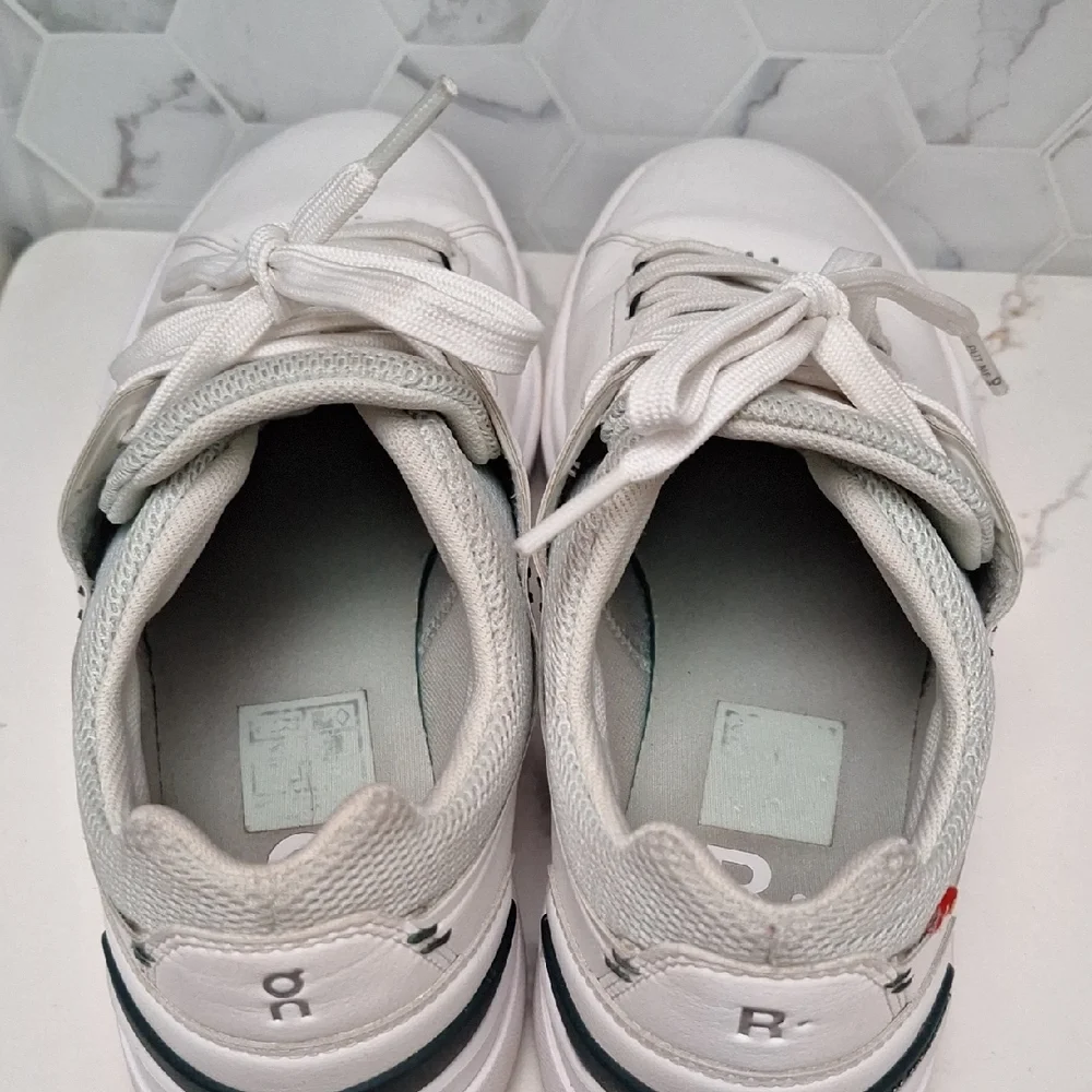 On Running The Roger Advantage White Leather Trainer Running Shoes Womens Size 7 - Picture 6 of 15